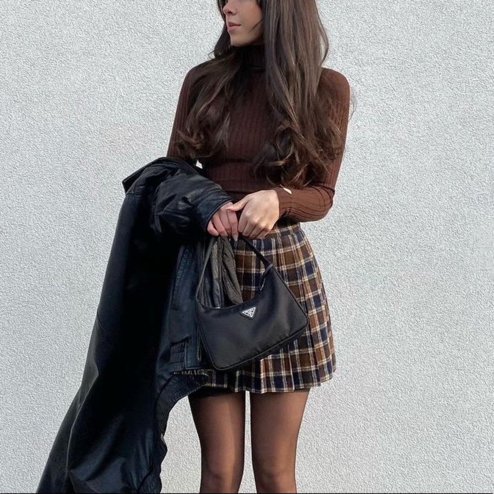 Storets brown turtleneck